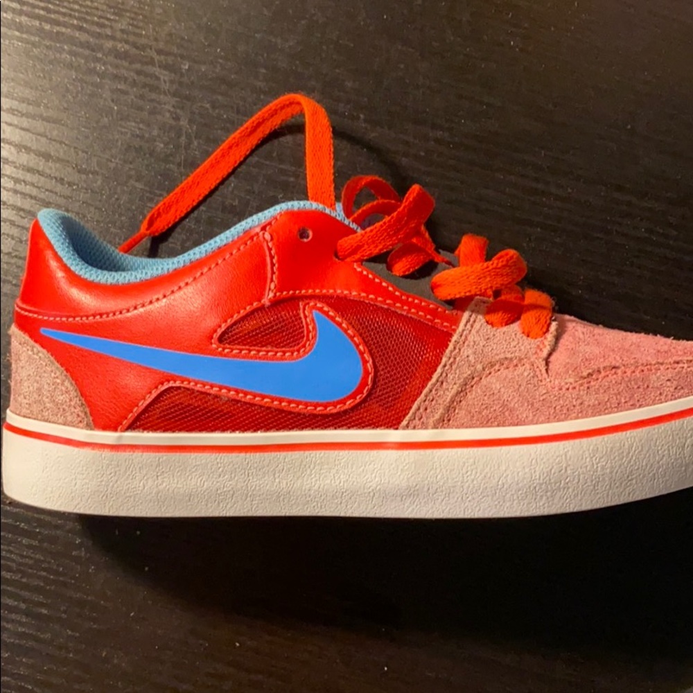 Kids Nike SB Red